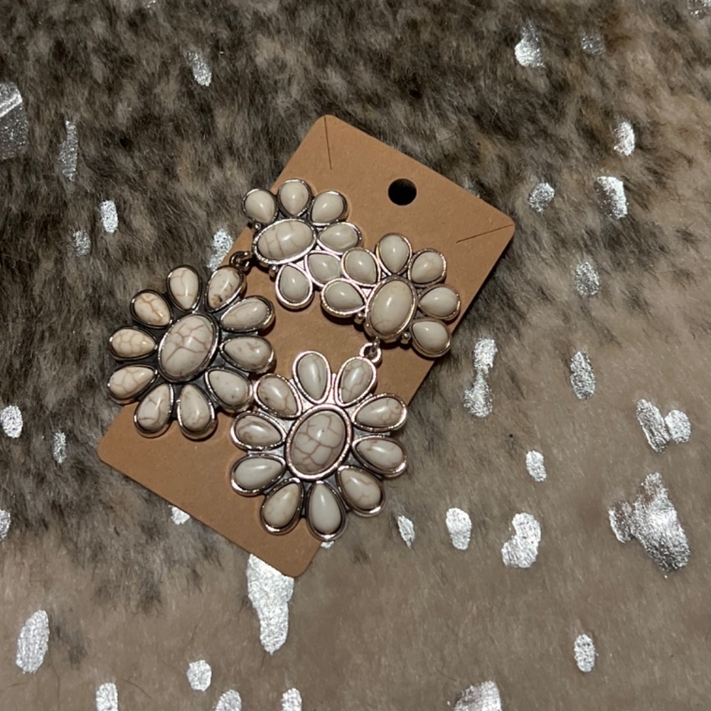 Earrings - Picture 2 of 2